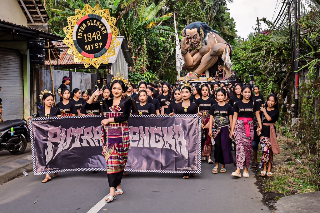 Pawai Ogoh-Ogoh Warnai Duda Timur Jelang Nyepi